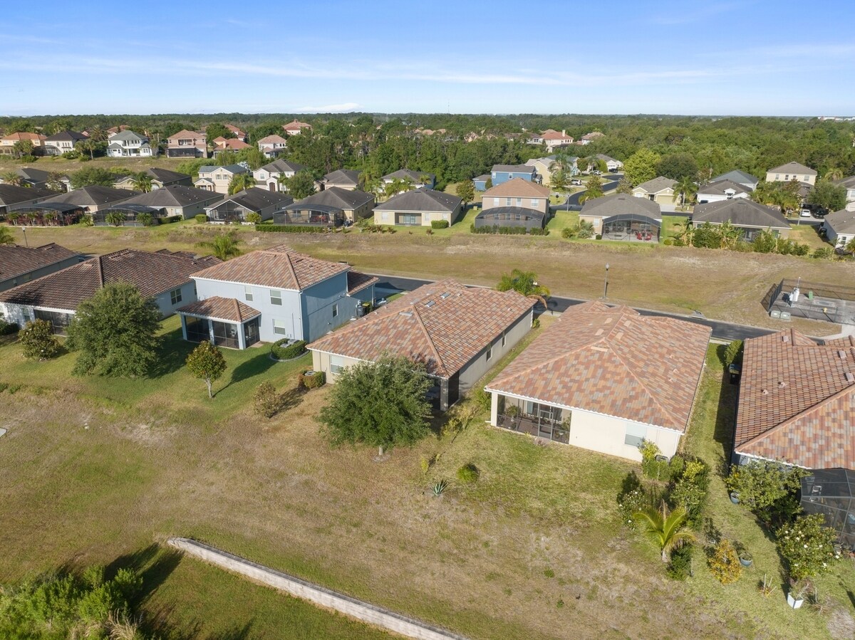 Building Photo - 2157 Lake Side Ave