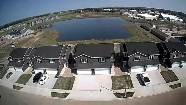 Building Photo - NEW Twin Home in Lakewood!