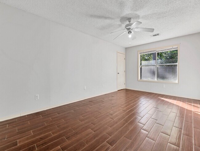 Building Photo - 3807 Winter Haven Dr