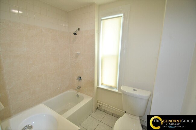 Building Photo - 57 Judson St