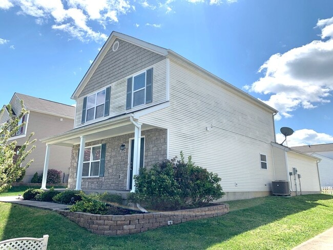 Building Photo - Beautiful 3 Bed 3 Bath Home For Rent!