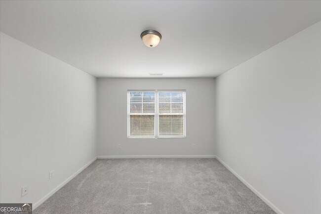 Building Photo - 541 Tulip Ln