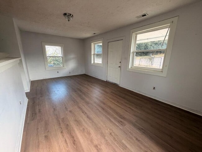 Building Photo - 1201 W Baxter Ave