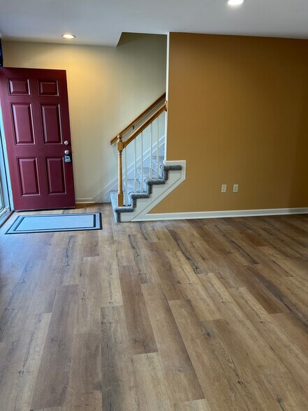 Building Photo - 1516 Tussey Ct