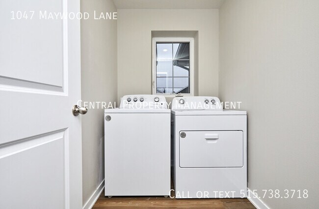 Building Photo - 1047 Maywood Ln