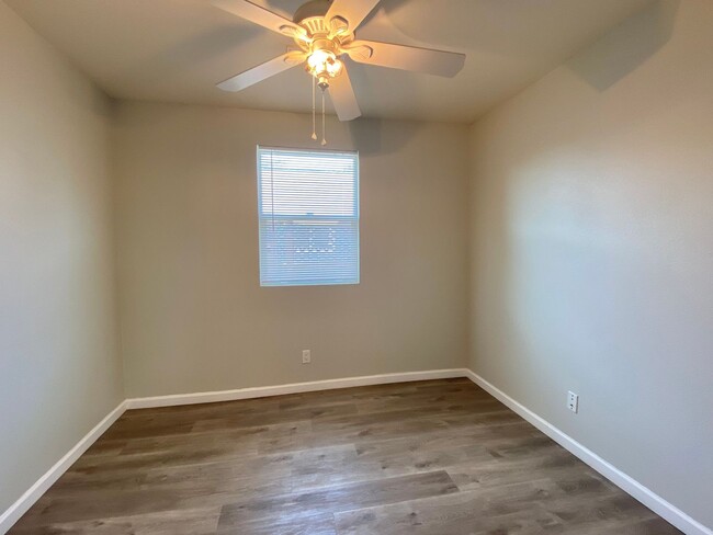Building Photo - Charming 2 Bedroom Westside Petaluma Bungalow