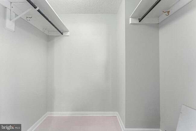 Building Photo - 3701 S George Mason Dr