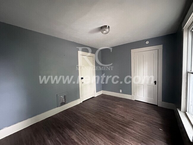 Building Photo - 1101 Chandler-