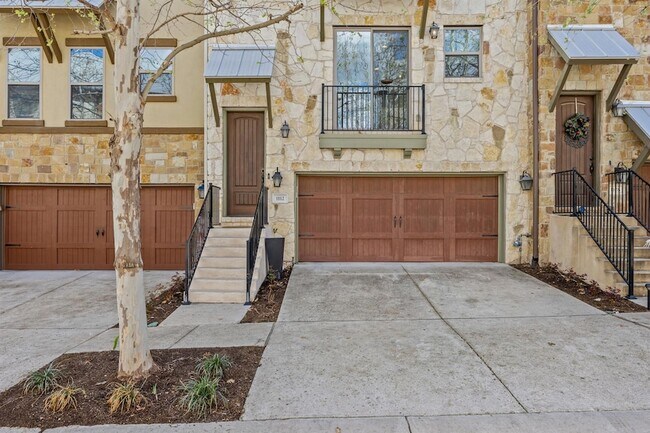 Building Photo - 1112 Highknoll Ln