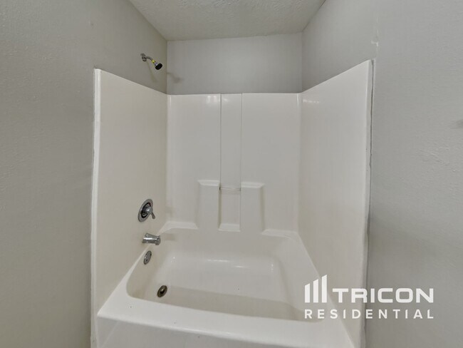 Building Photo - 16179 Summer Breeze Ct