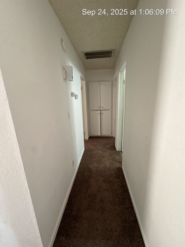 Building Photo - 2156