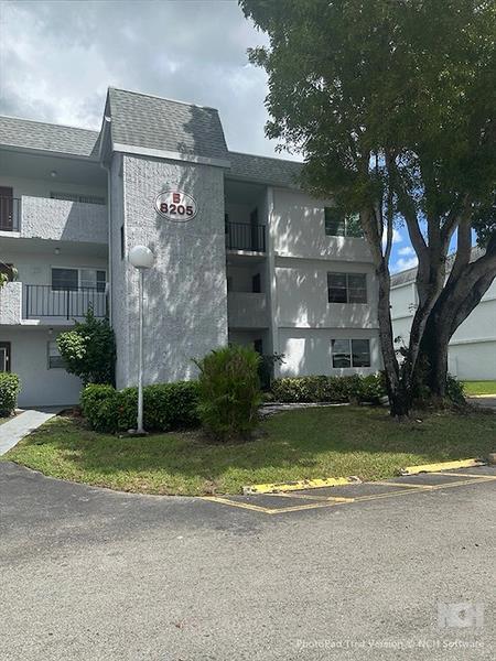 Building Photo - 8205 NW 61st St