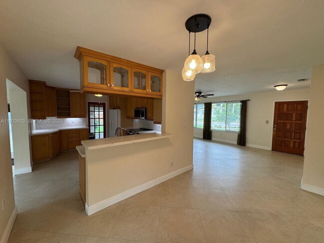 Building Photo - 18600 SW 97th Ave