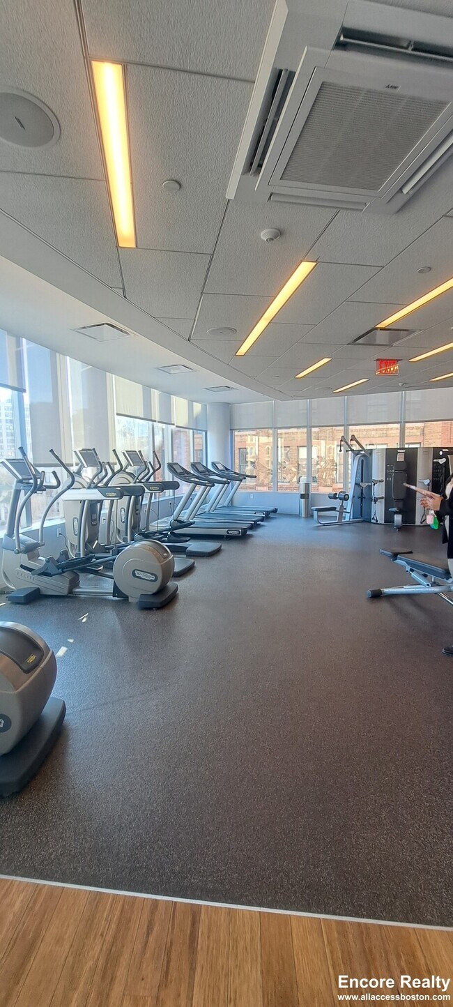 Building Photo - 120 Kingston St