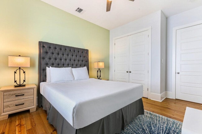 Building Photo - 1222 Carondelet St