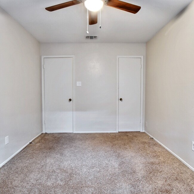 Building Photo - 1313 Monaco Dr