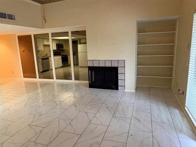 Building Photo - 14777 Wunderlich Dr