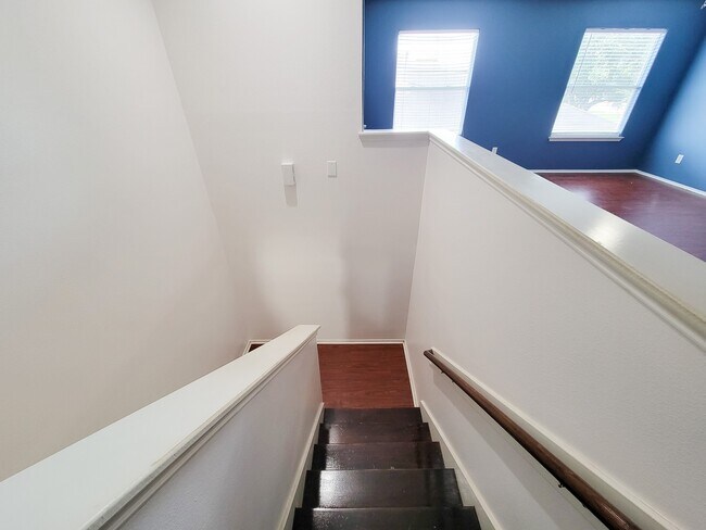 Building Photo - 2131 Cold River Dr