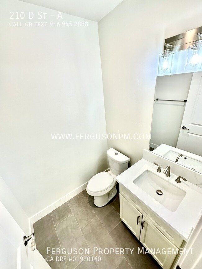 Building Photo - 210 D St