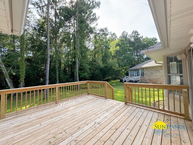Building Photo - Renovated 3-Bedroom Home on Quiet Cul-de-S...
