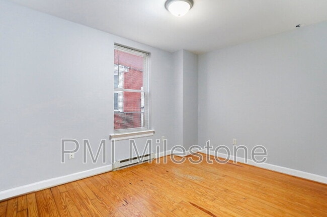 Building Photo - 721 2nd St