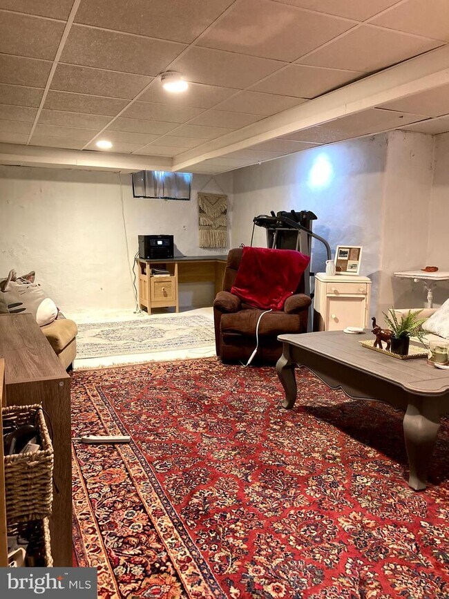 Building Photo - 219 Williams Rd