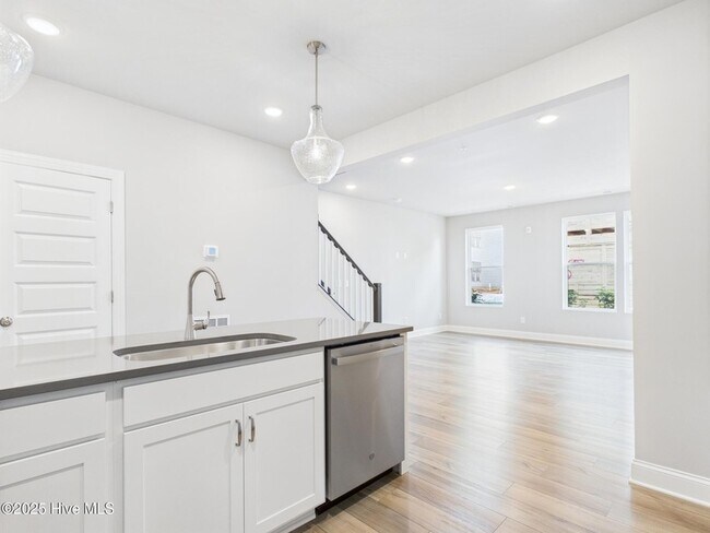 Building Photo - 1251 Shaw View Aly