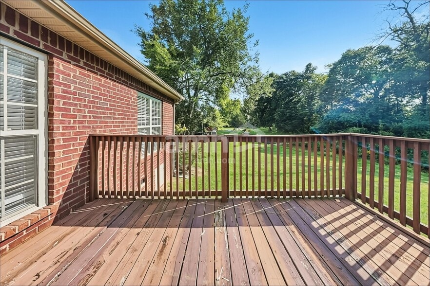 Building Photo - 165 Bland Dr