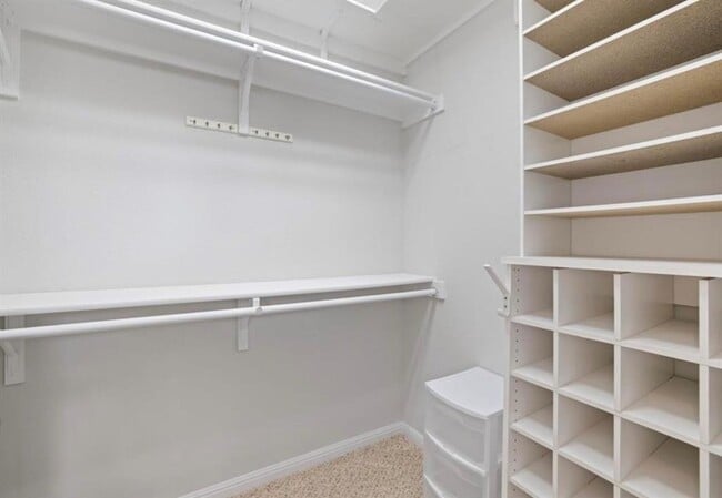 Building Photo - 732 Fortrose Ter