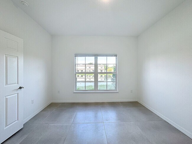 Building Photo - Townhouse For Lease in Saint Cloud