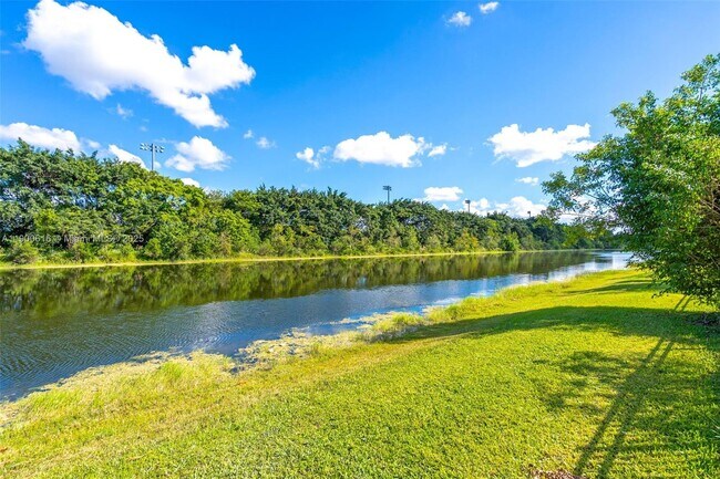 Building Photo - 425 SW 198th Terrace