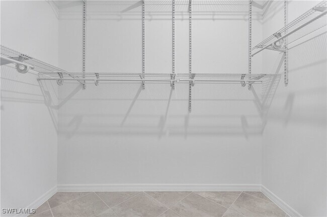 Building Photo - 15925 Sugar Hl Dr