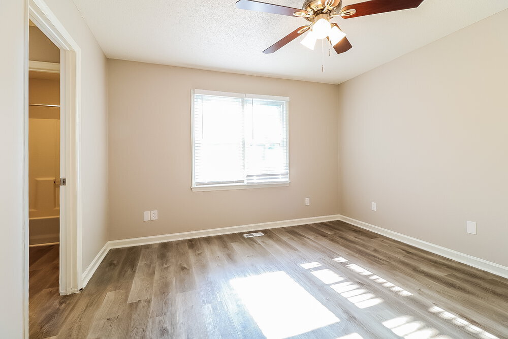 Building Photo - 303 Southampton Dr