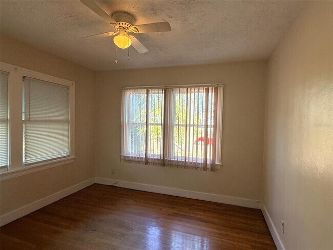 Building Photo - 3610 Dartmouth Ave N