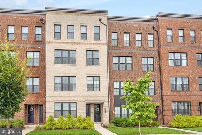 Building Photo - 22405 Claude Moore Dr