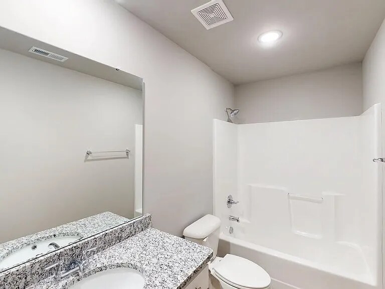 Building Photo - 204 Grand Oaks Dr
