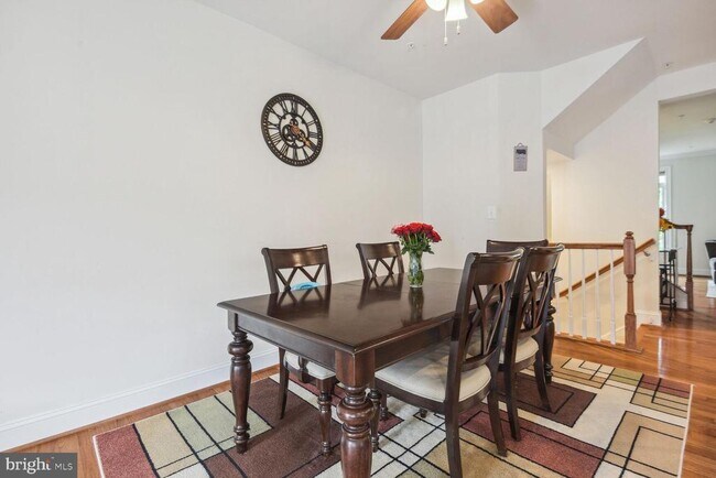 Building Photo - 124 Liriope Place