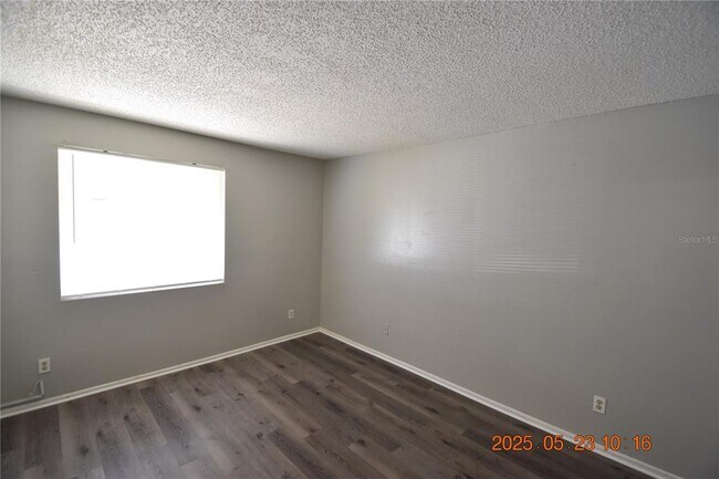 Building Photo - 228 Thorntree Pl