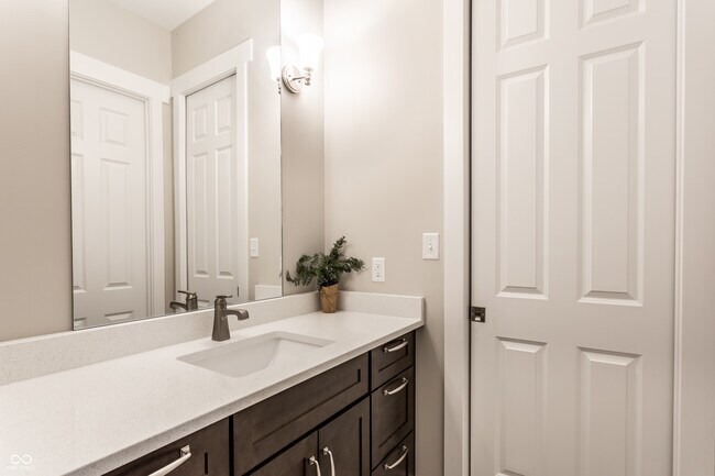 Building Photo - 1330 Marlowe Ave