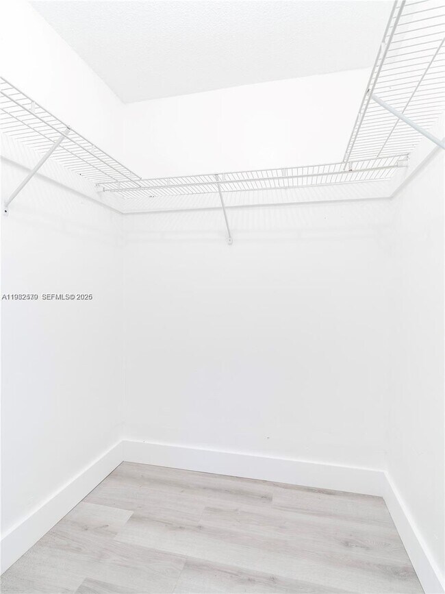 Building Photo - 2020 Miami Rd