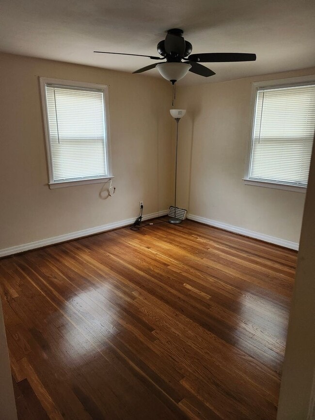 Building Photo - Recently renovated 3-bedroom, 1.5 bath twin in family-friendly Forest Brook Glen, Wilmington for ...