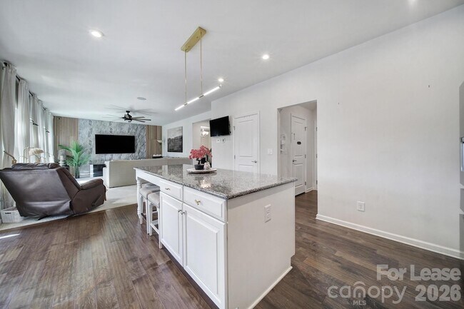 Building Photo - 6710 Carradale Way