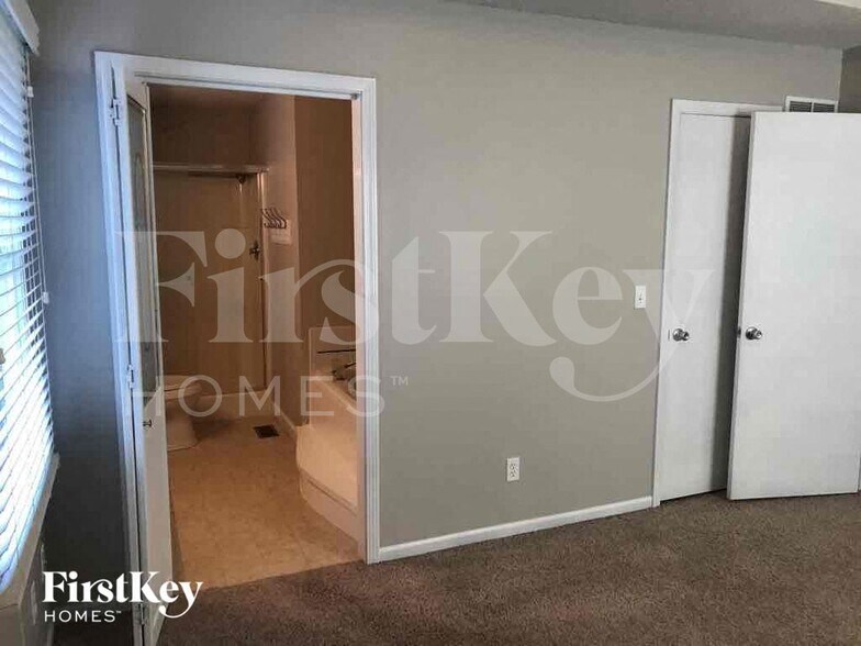 Building Photo - 8320 N Allenton Dr