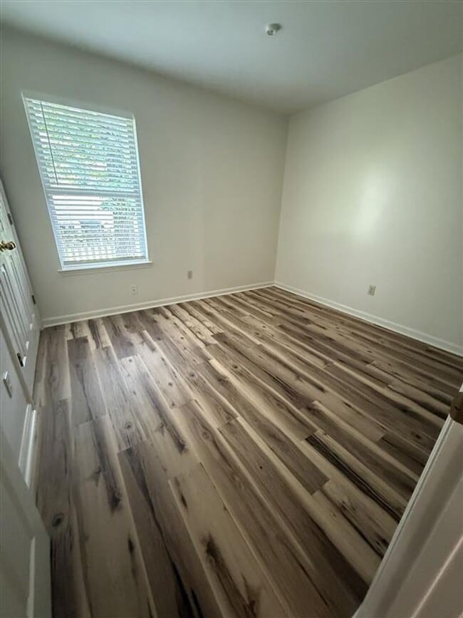 Building Photo - Very Nice 3 Bedroom Home in Hendersonville!