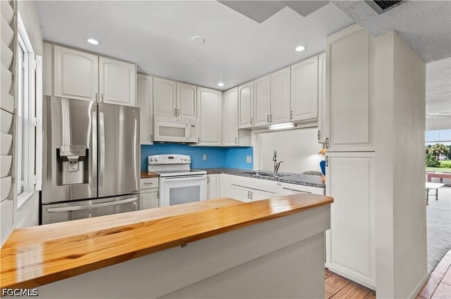 Building Photo - 1747 Pebble Beach Dr
