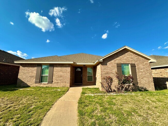 Building Photo - Sharp 3/3/2 in North Lubbock!