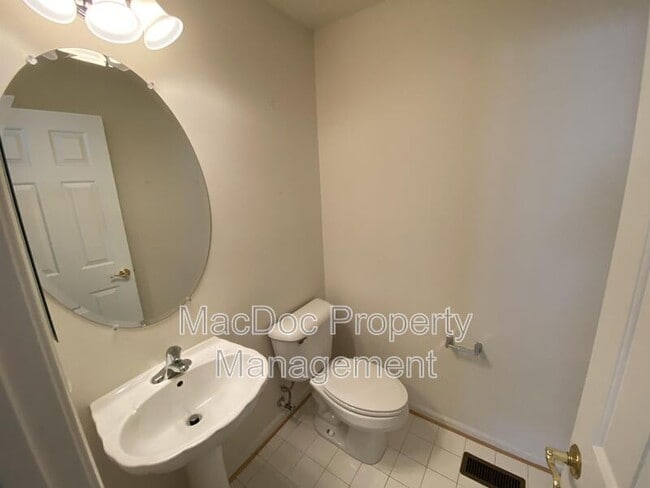 Building Photo - 1012 Maureen Dr