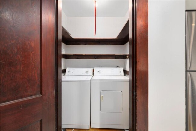 Building Photo - 31 Cranston Ave