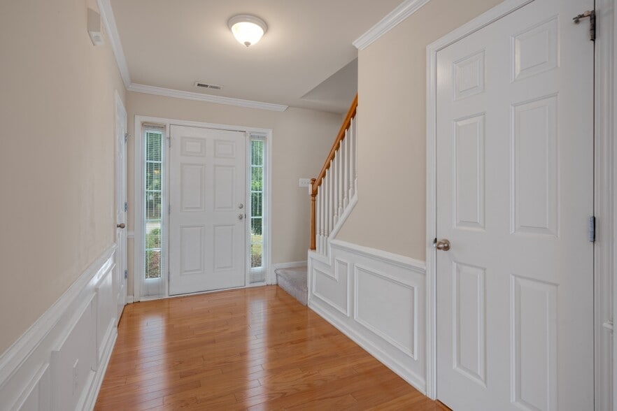 Building Photo - 5020 Babbling Brook Dr