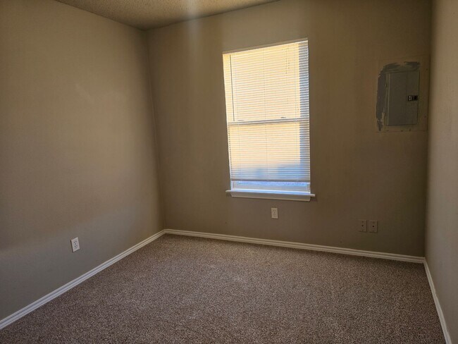 Building Photo - Updated and available now!